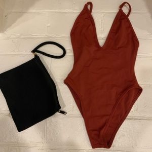 GOOSEBERRY ‘So Chic’ one-piece in Rum; S